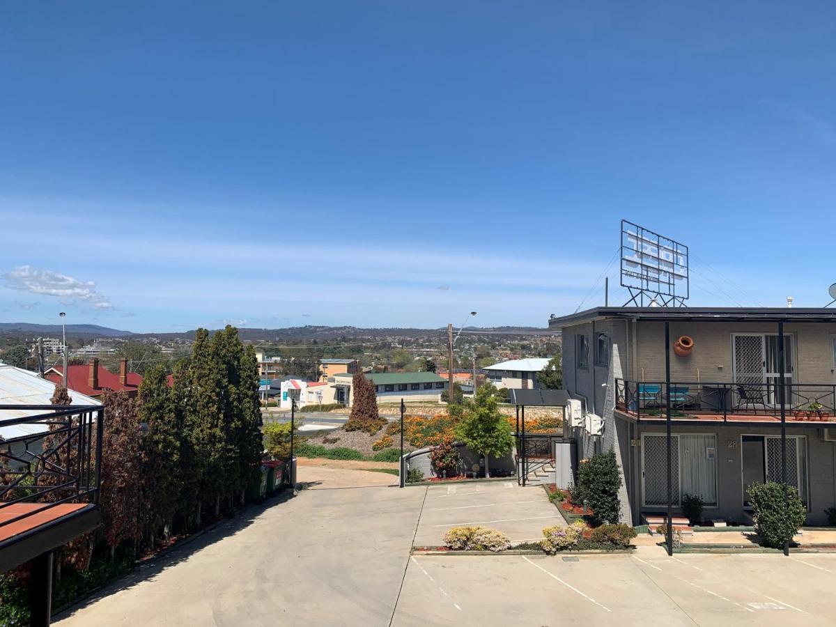 Crest Motor Motel
